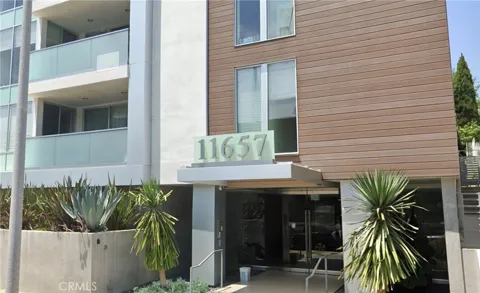 11657 Chenault