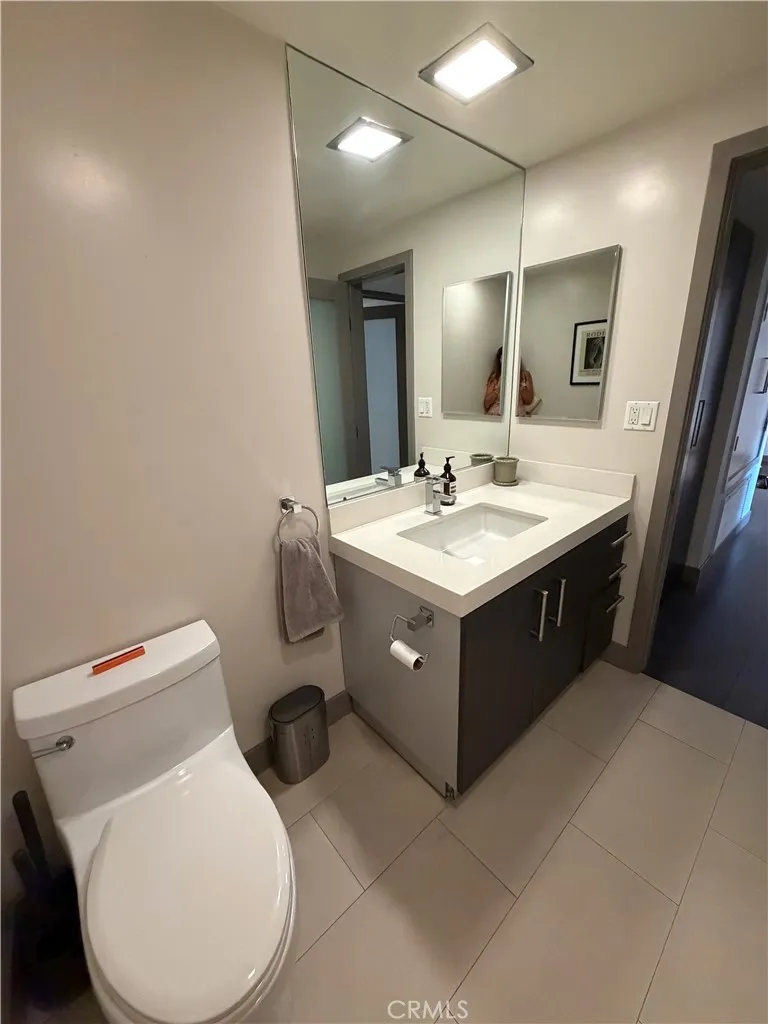 11657 Chenault Los Angeles, CA 90049