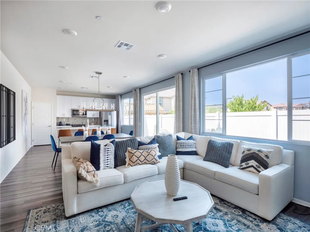 40467 Birchfield Temecula, CA 92591