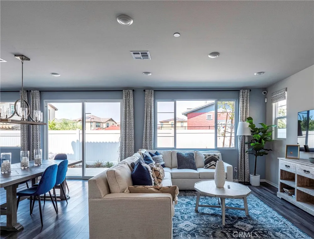 40467 Birchfield Temecula, CA 92591