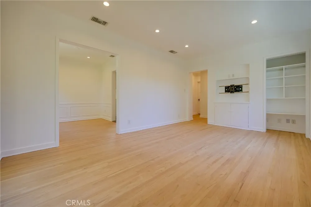 1040 Havenhurst Drive #B Los Angeles, CA 90046