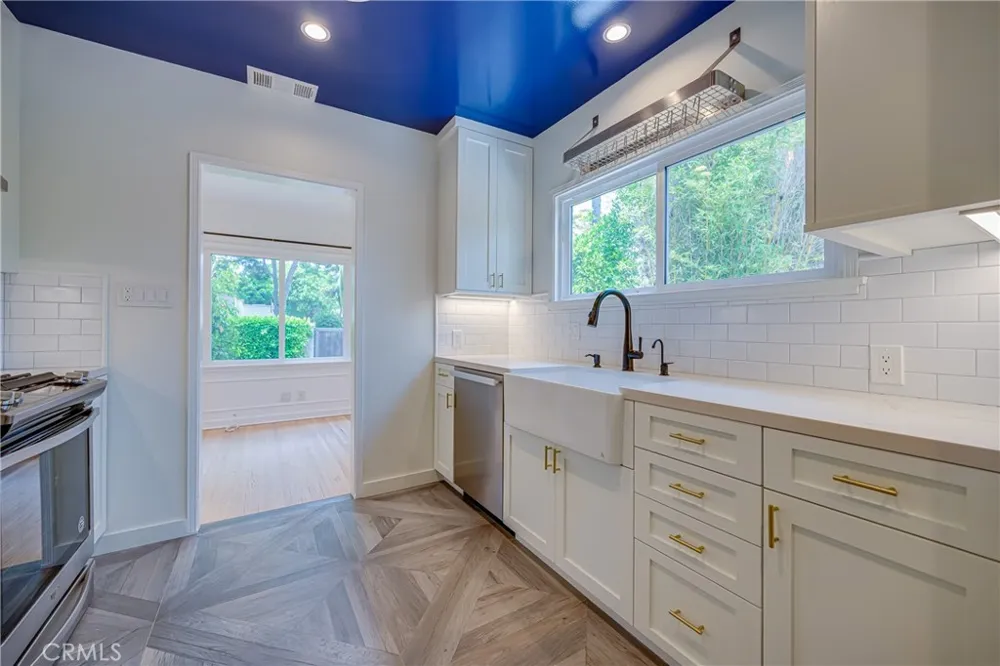 1040 Havenhurst Drive #B Los Angeles, CA 90046