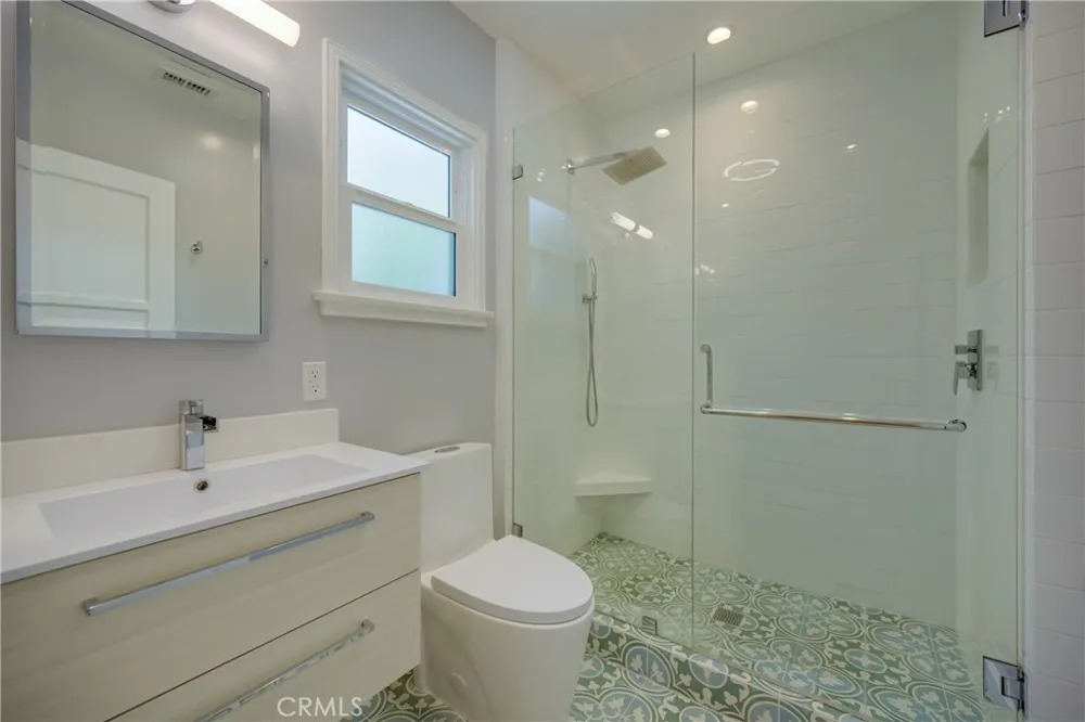 1040 Havenhurst Drive #B Los Angeles, CA 90046
