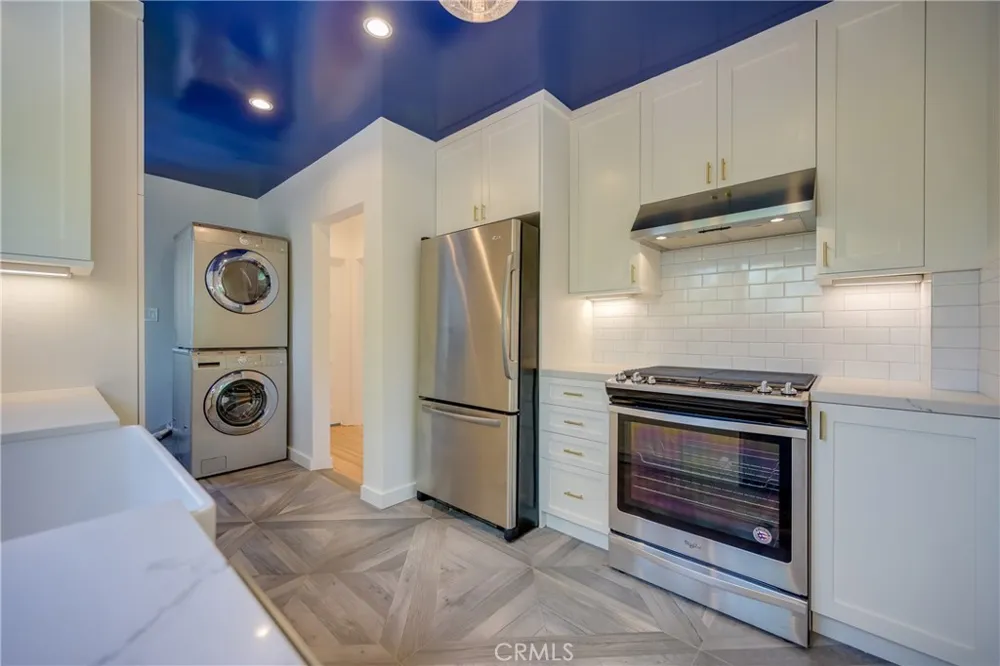 1040 Havenhurst Drive #B Los Angeles, CA 90046