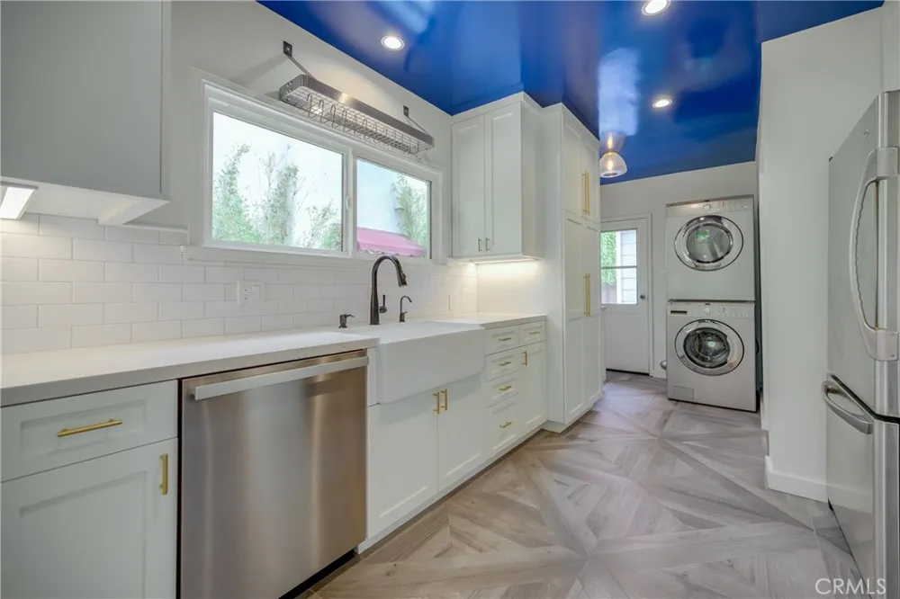 1040 Havenhurst Drive #B Los Angeles, CA 90046