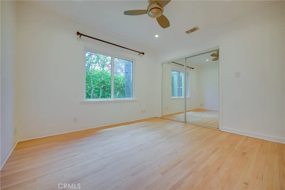 1040 Havenhurst Drive #B Los Angeles, CA 90046