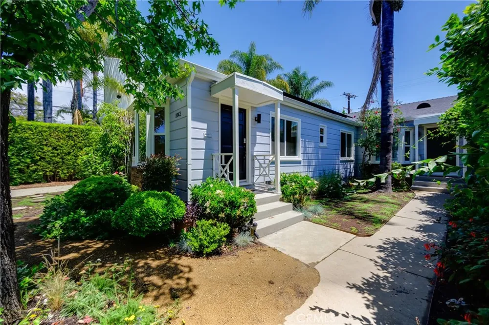 1040 Havenhurst Drive #B Los Angeles, CA 90046