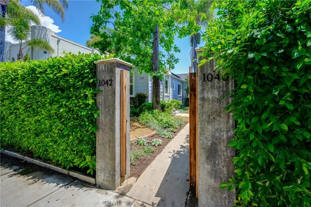 1040 Havenhurst Drive #B Los Angeles, CA 90046