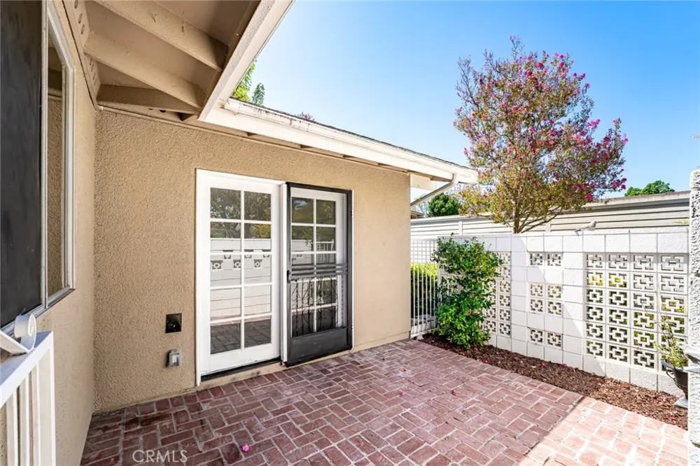 388 Avenida Castilla #B Laguna Woods, CA 92637