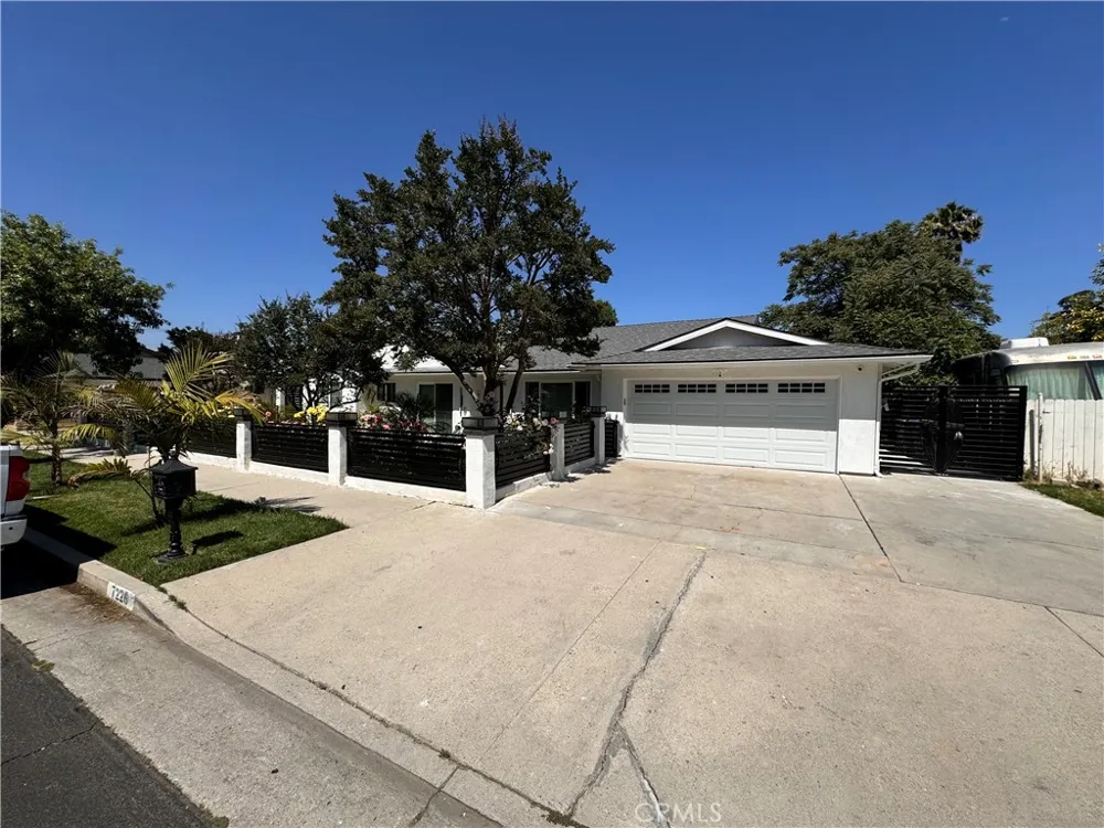 7226 Newcastle Ave Reseda, CA 91335