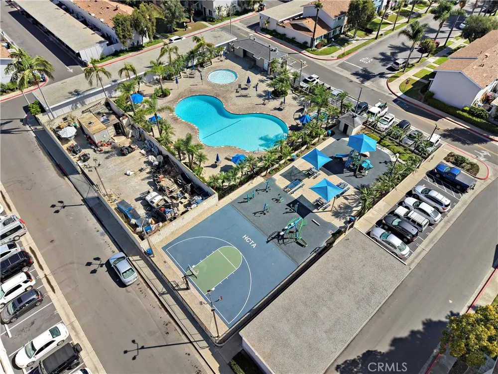 9741 Cornwall Drive Huntington Beach, CA 92646