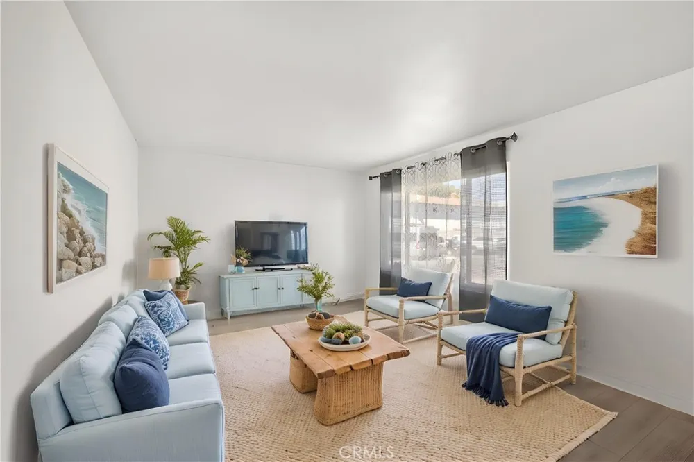 9741 Cornwall Drive Huntington Beach, CA 92646