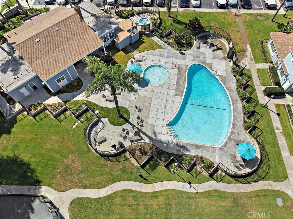 9741 Cornwall Drive Huntington Beach, CA 92646