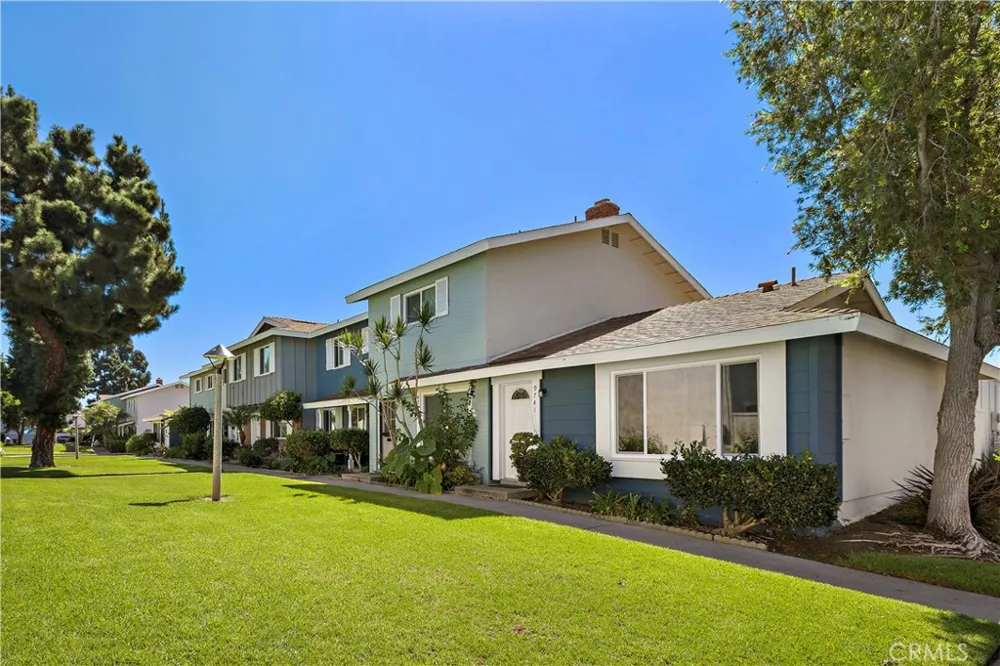 9741 Cornwall Drive Huntington Beach, CA 92646