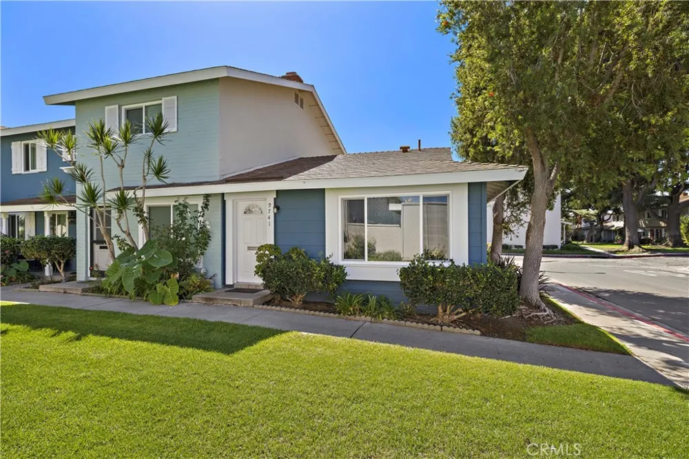 9741 Cornwall Drive Huntington Beach, CA 92646