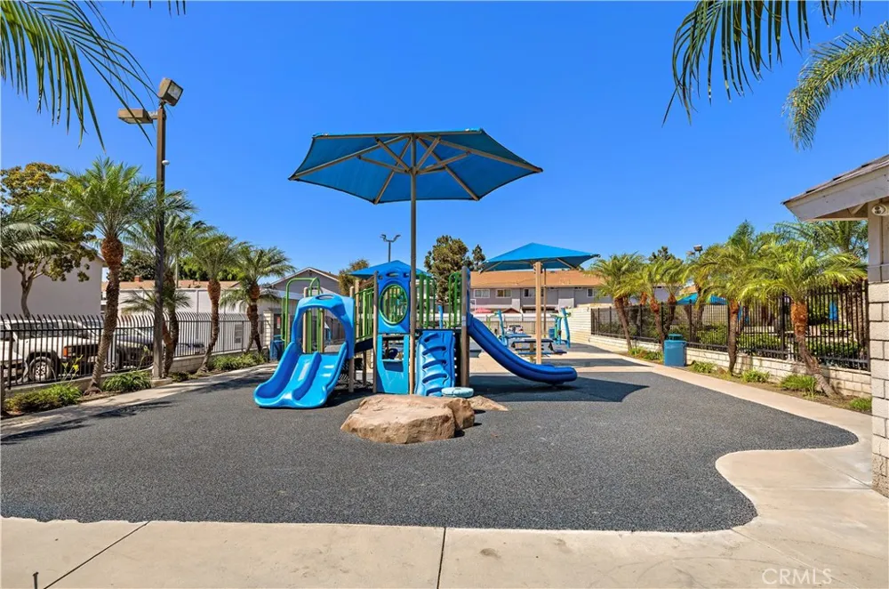 9741 Cornwall Drive Huntington Beach, CA 92646