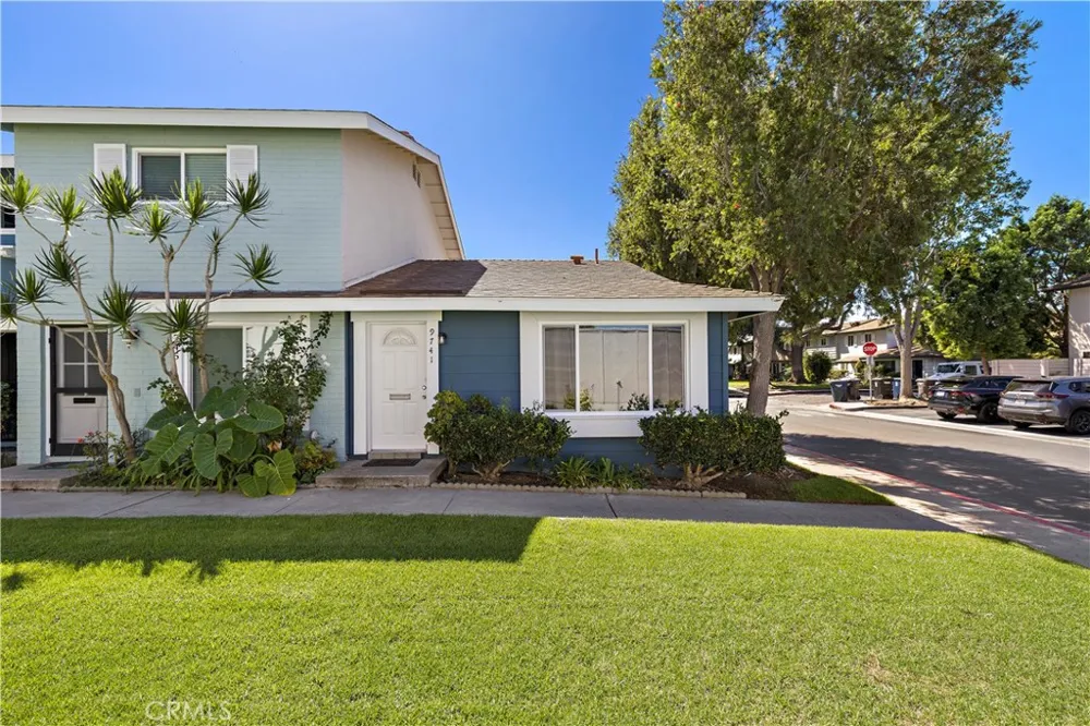 9741 Cornwall Drive Huntington Beach, CA 92646