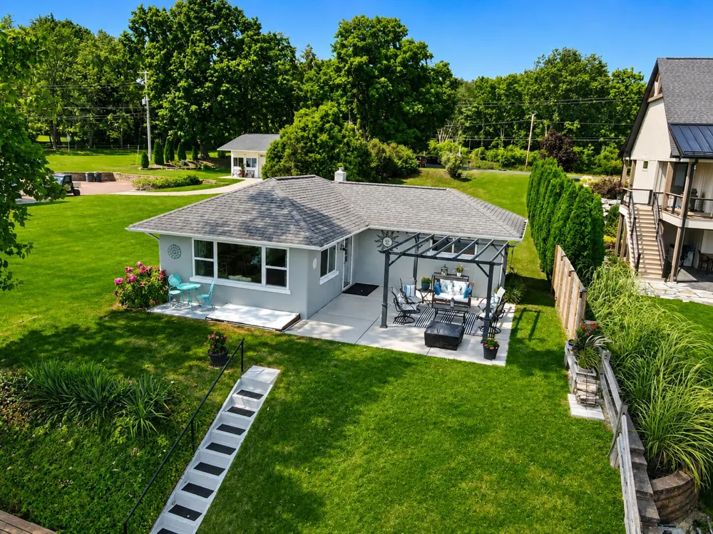8169 W Pq Avenue Kalamazoo, MI 49009