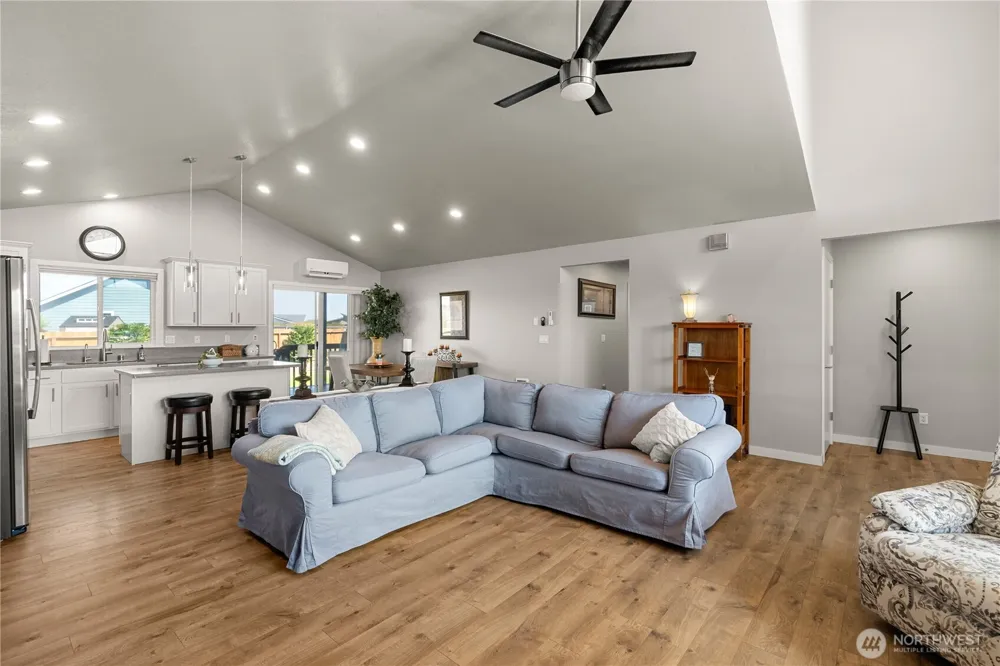 1252 Storm King Avenue SW Ocean Shores, WA 98569