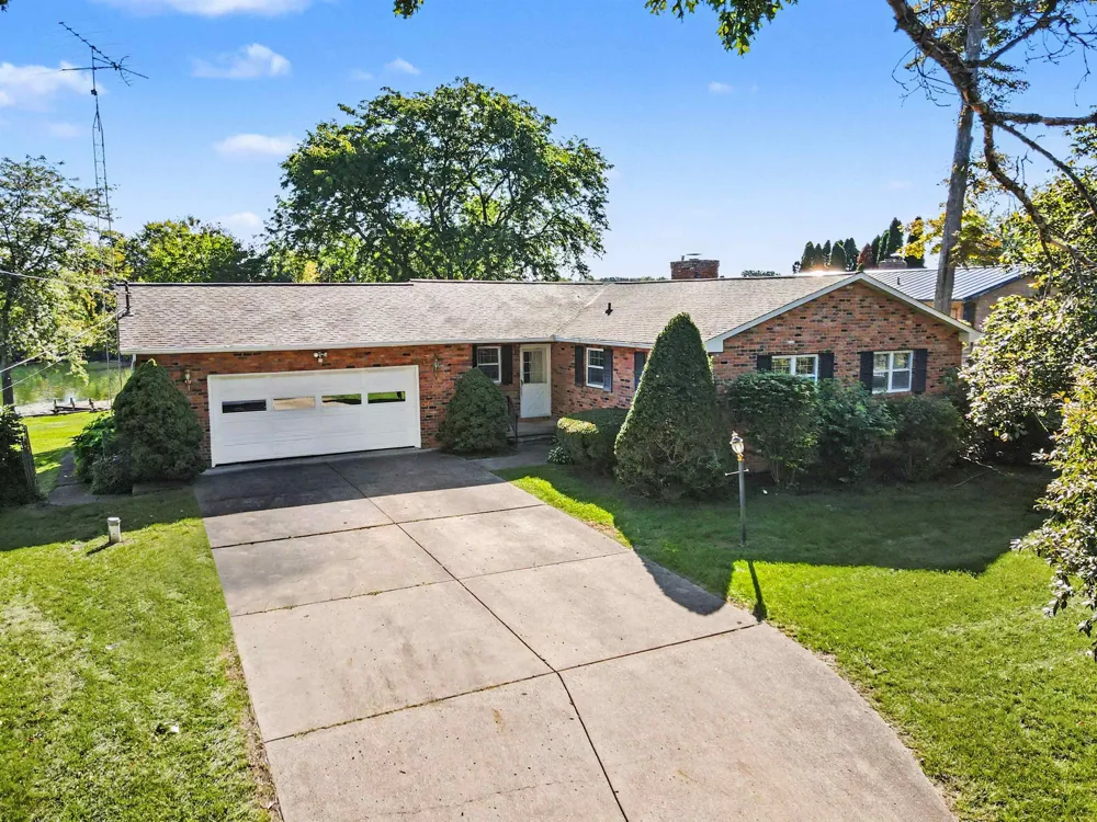 16427 Hi Land Trail Fenton Charter Township, MI 48451