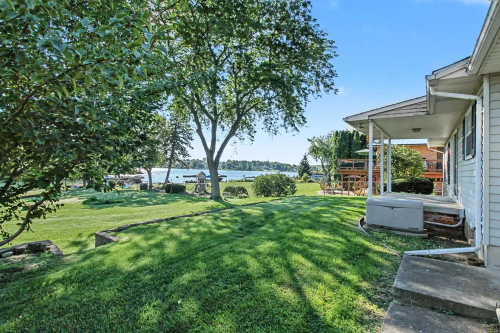 16427 Hi Land Trail Fenton Charter Township, MI 48451