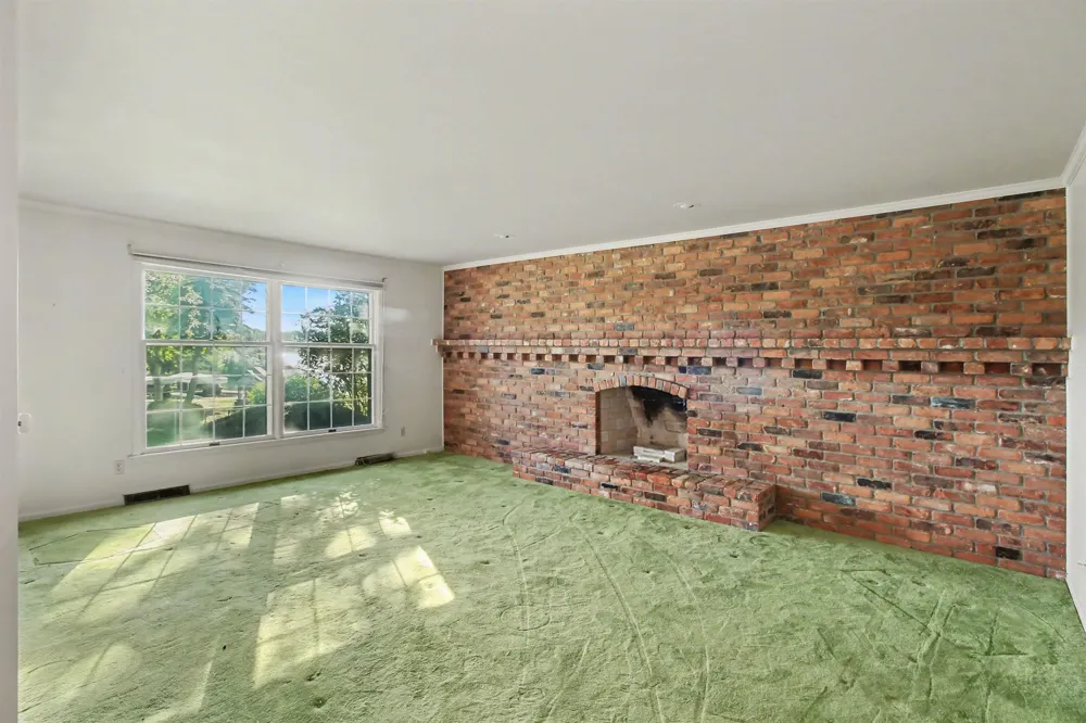 16427 Hi Land Trail Fenton Charter Township, MI 48451