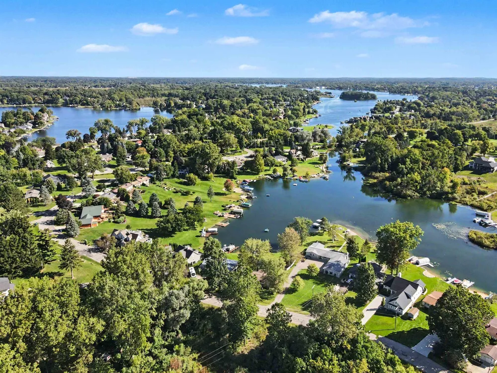 16427 Hi Land Trail Fenton Charter Township, MI 48451