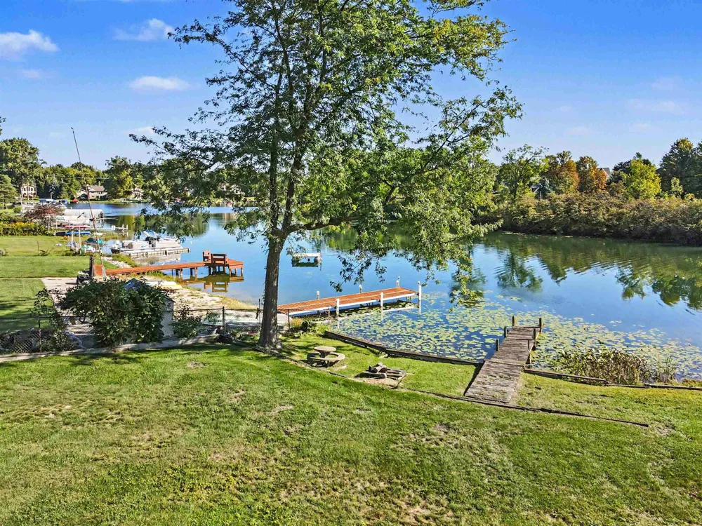 16427 Hi Land Trail Fenton Charter Township, MI 48451
