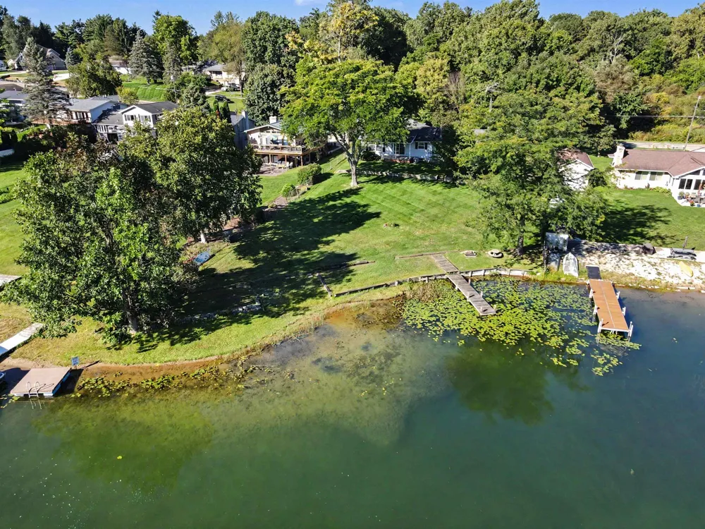 16427 Hi Land Trail Fenton Charter Township, MI 48451