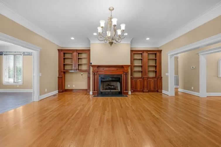 2006 Brunswick Dr Lebanon, TN 37087