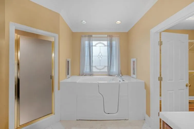 2006 Brunswick Dr Lebanon, TN 37087