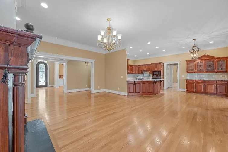 2006 Brunswick Dr Lebanon, TN 37087