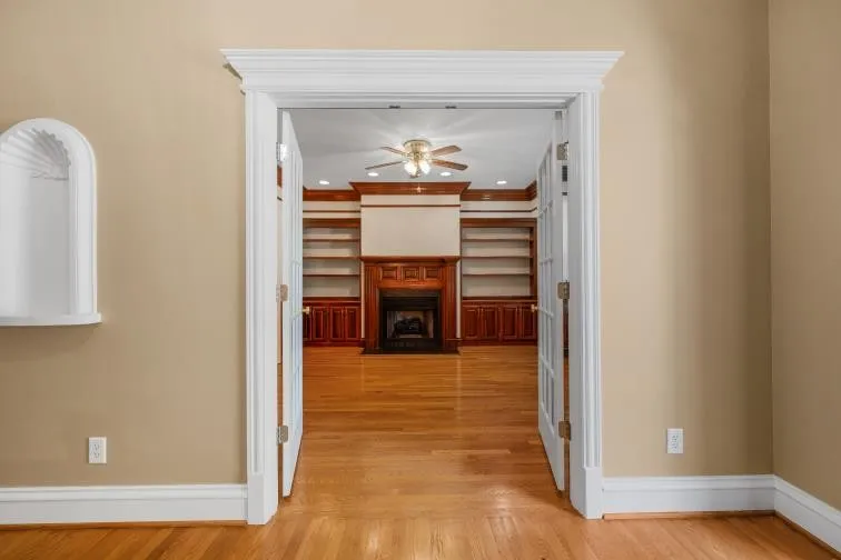 2006 Brunswick Dr Lebanon, TN 37087