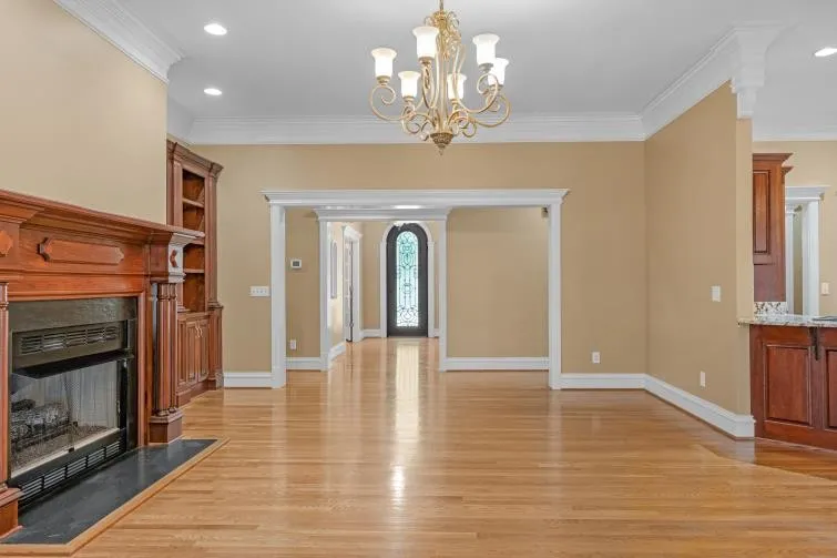 2006 Brunswick Dr Lebanon, TN 37087