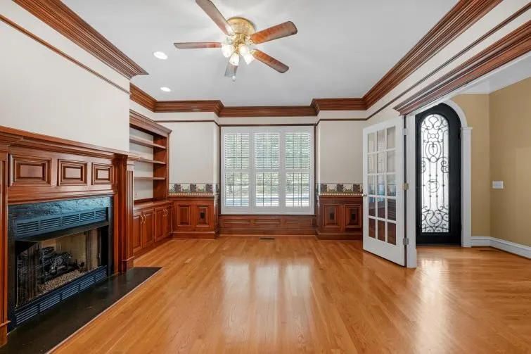 2006 Brunswick Dr Lebanon, TN 37087