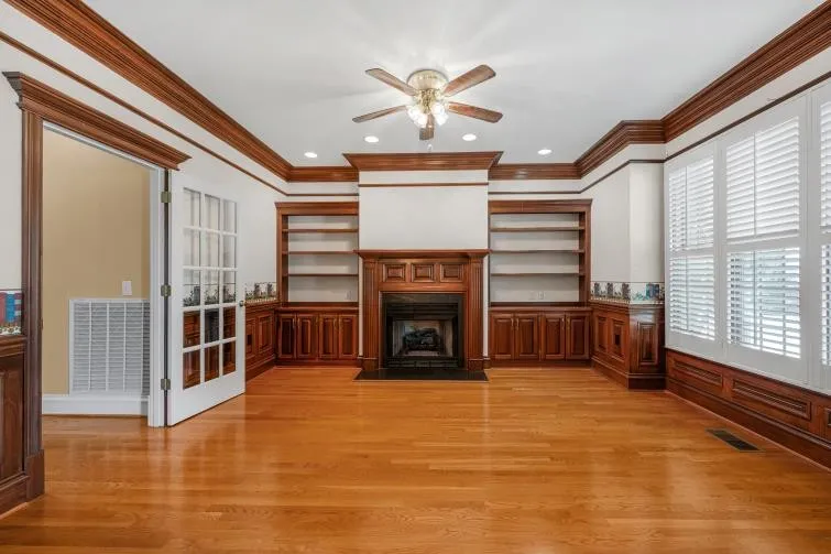 2006 Brunswick Dr Lebanon, TN 37087