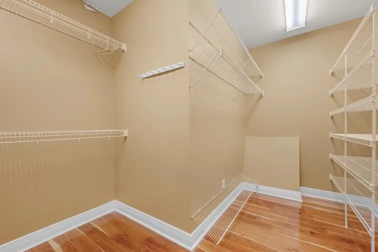 2006 Brunswick Dr Lebanon, TN 37087