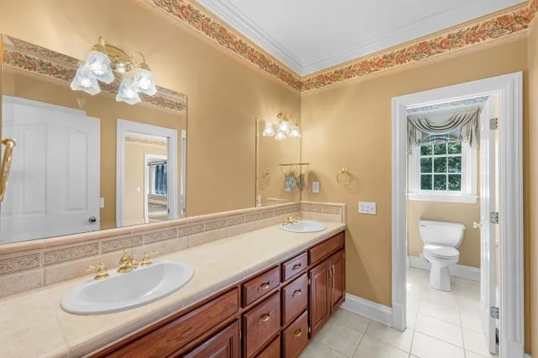 2006 Brunswick Dr Lebanon, TN 37087