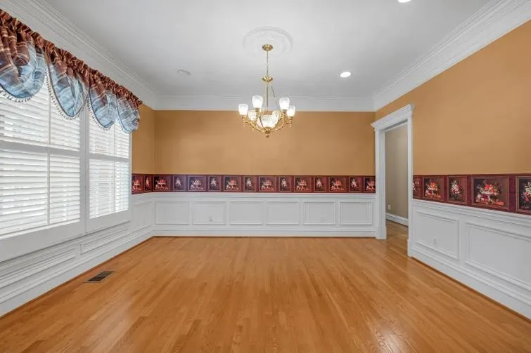 2006 Brunswick Dr Lebanon, TN 37087