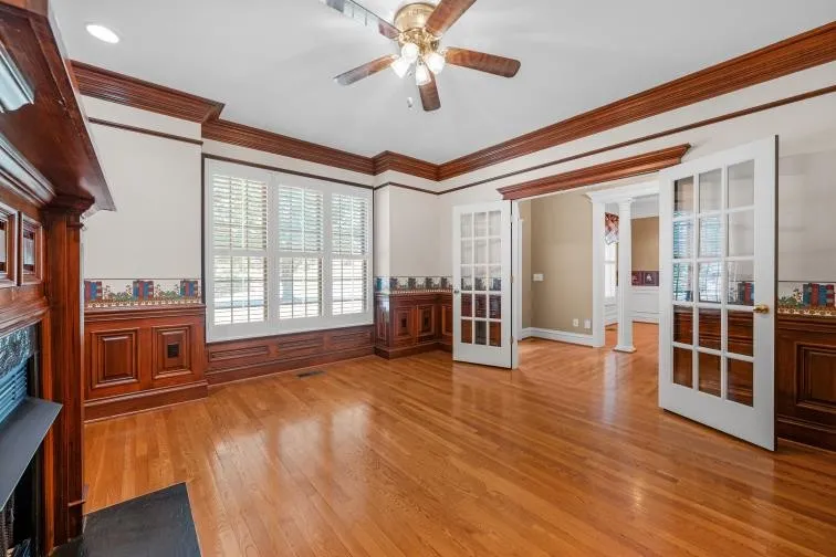 2006 Brunswick Dr Lebanon, TN 37087