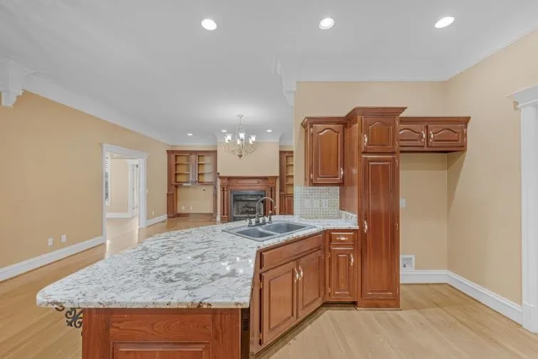 2006 Brunswick Dr Lebanon, TN 37087