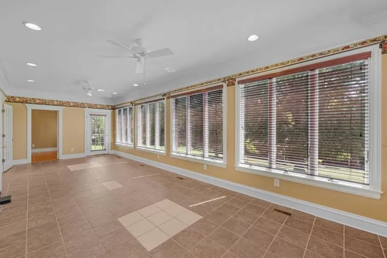 2006 Brunswick Dr Lebanon, TN 37087