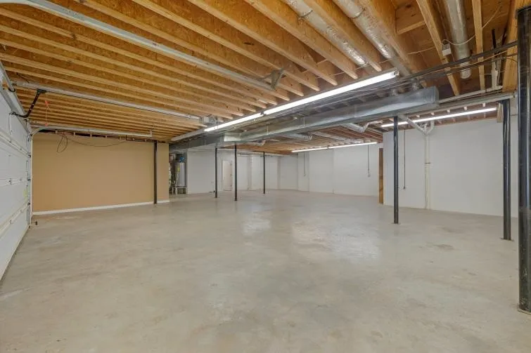 2006 Brunswick Dr Lebanon, TN 37087