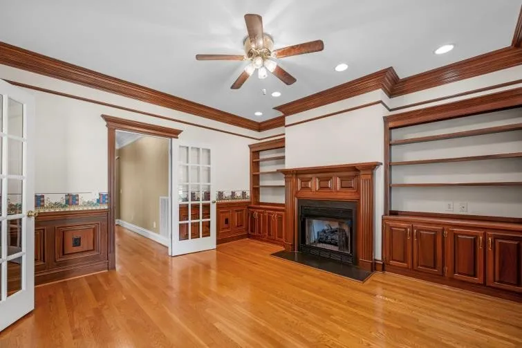 2006 Brunswick Dr Lebanon, TN 37087