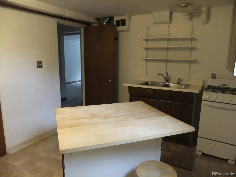 1355 Hanover Street Aurora, CO 80010