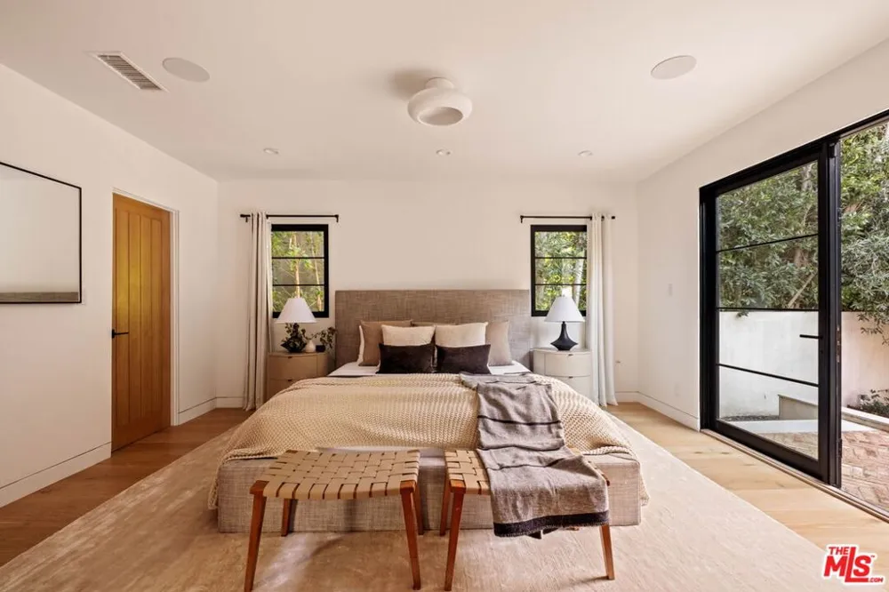 735 Orlando Avenue Los Angeles, CA 90069