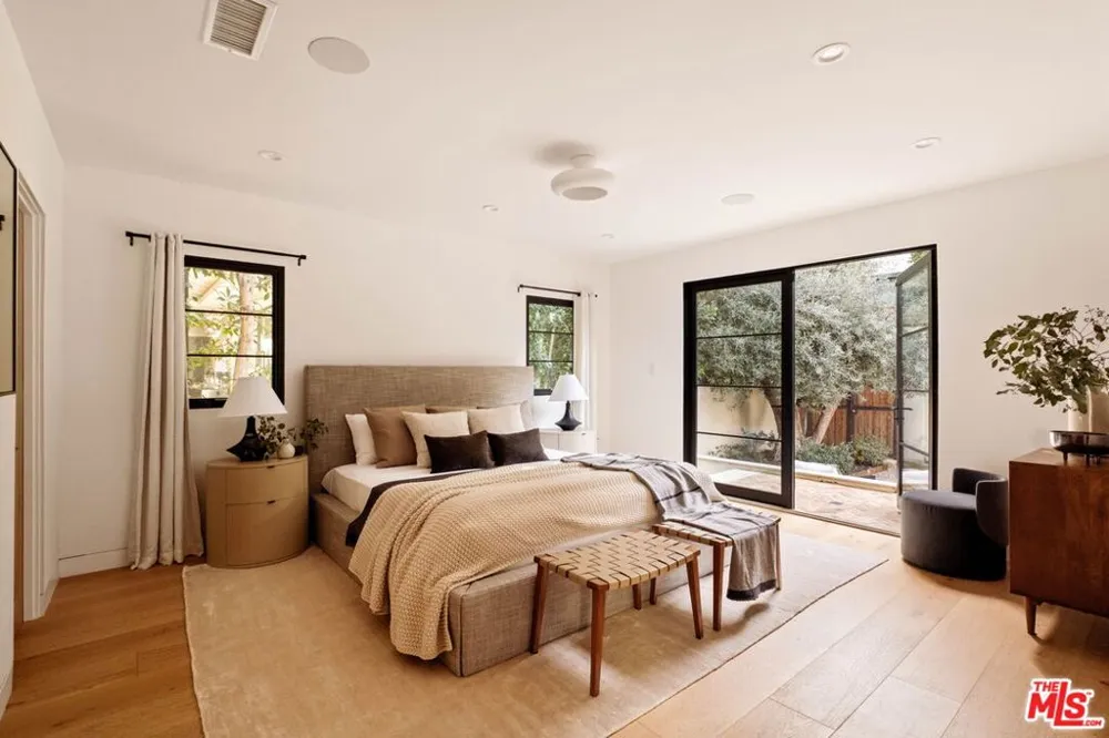735 Orlando Avenue Los Angeles, CA 90069