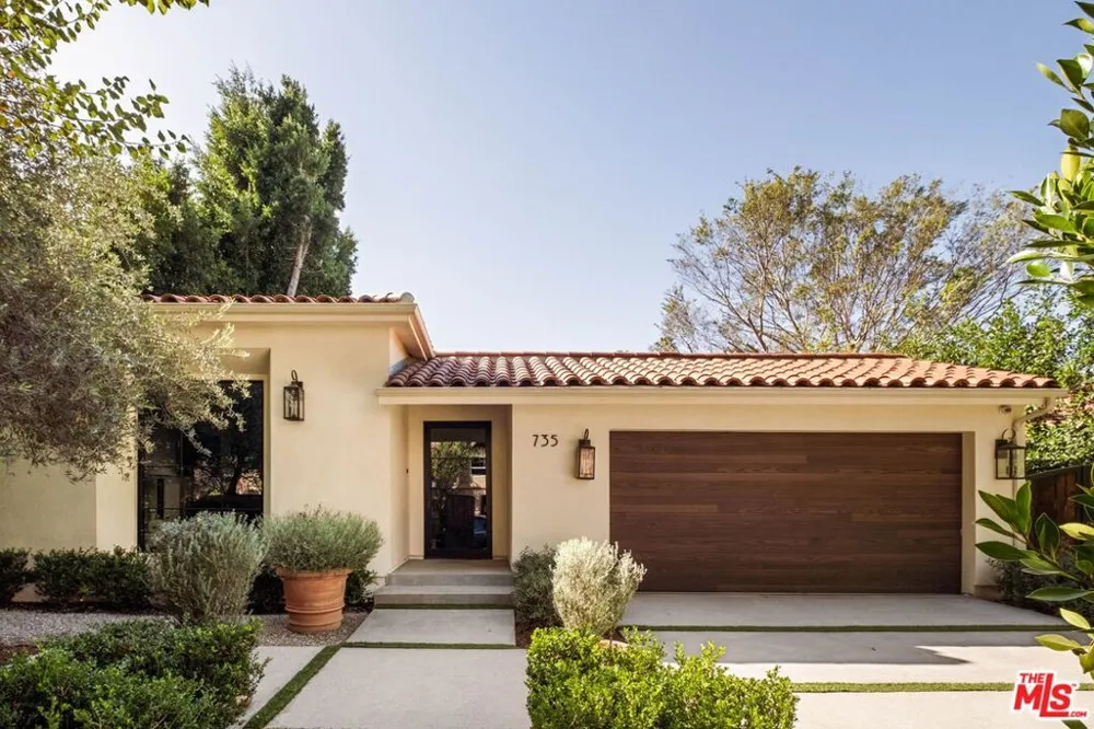 735 Orlando Avenue Los Angeles, CA 90069