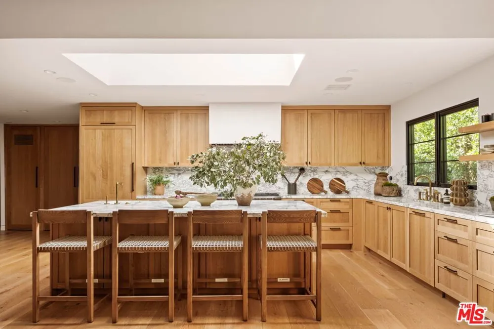 735 Orlando Avenue Los Angeles, CA 90069