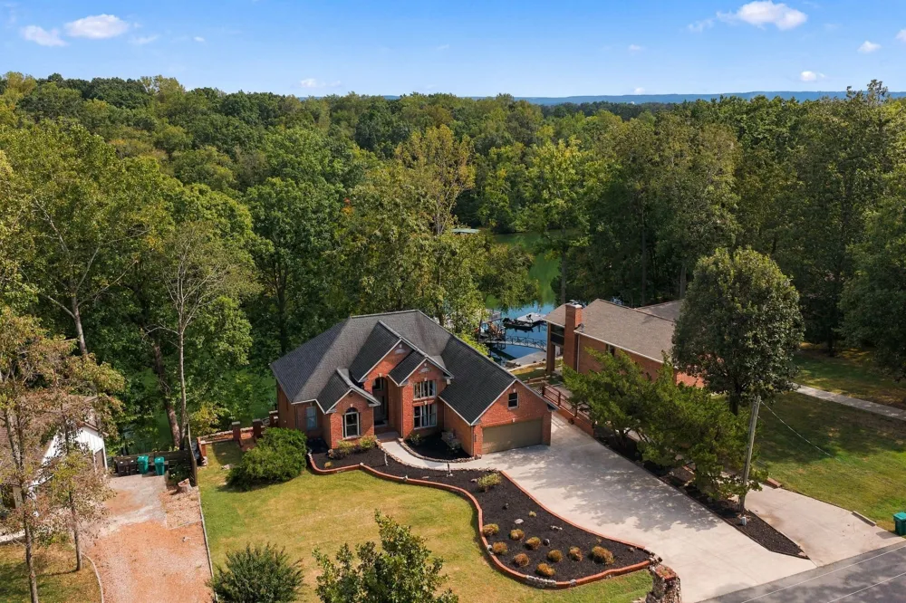 228 Murray Lake Dr Winchester, TN 37398